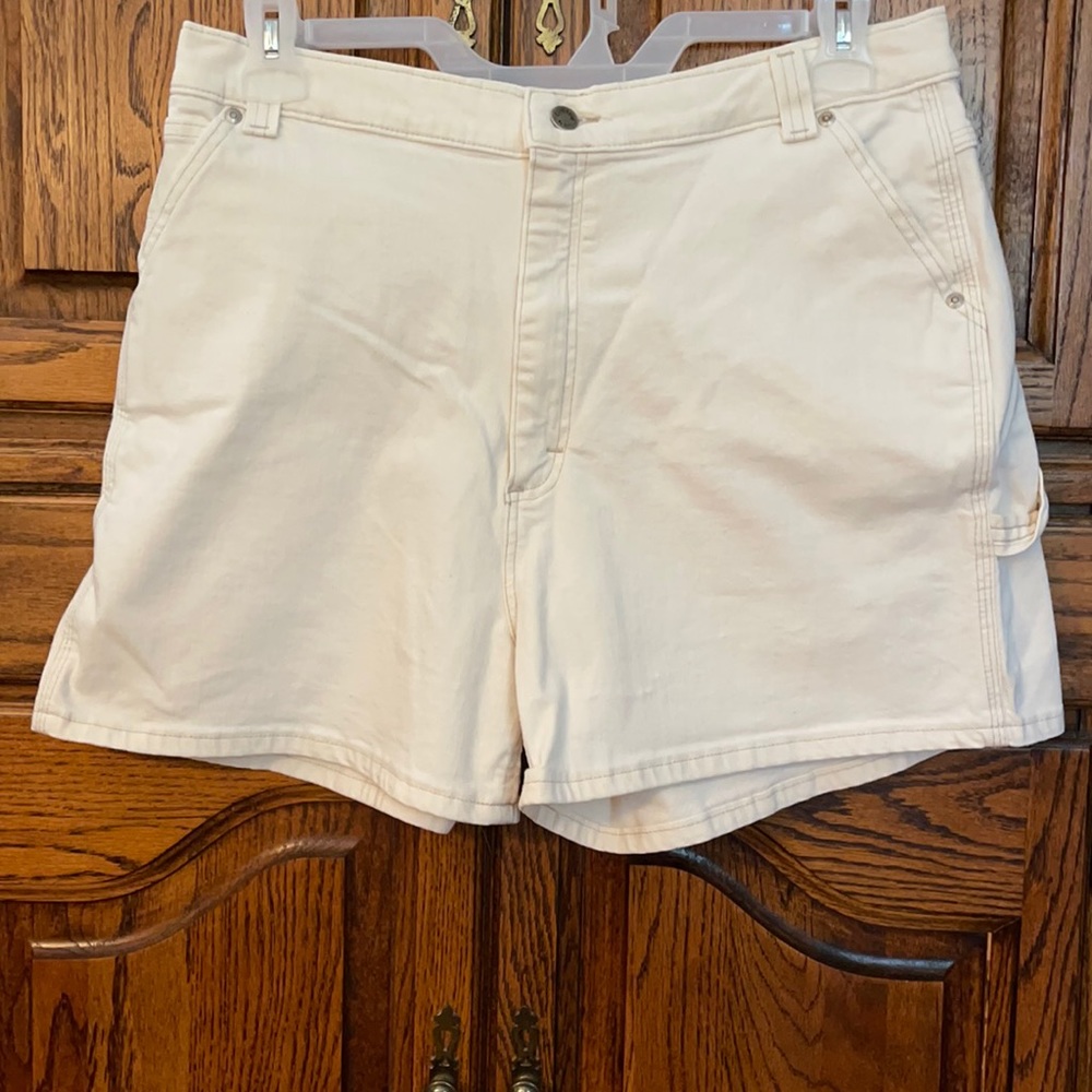 NWOT LEE RIVETED BEIGE SHORTS SZ 18